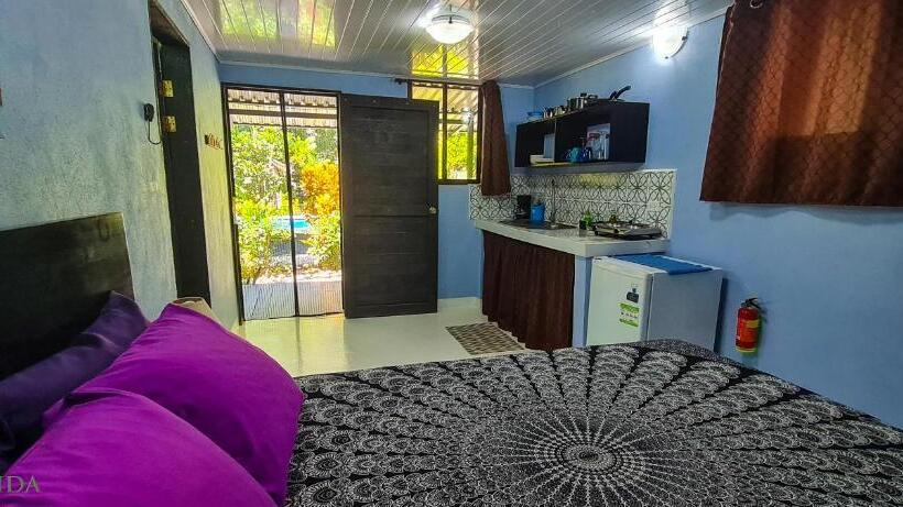 فندق صغير Cabina Azul In Bejuco Beach With Queen Bed But No Air Conditioning
