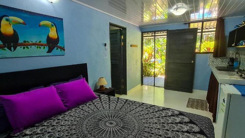 فندق صغير Cabina Azul In Bejuco Beach With Queen Bed But No Air Conditioning