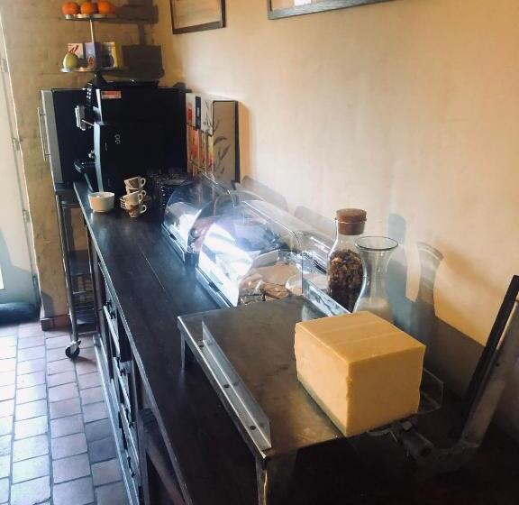 B&b Kasteelhoeve De Tornaco