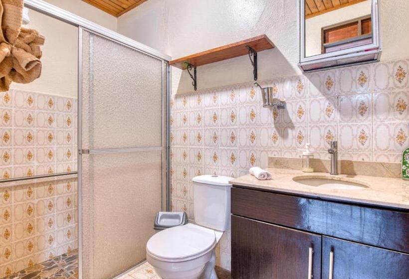 مبيت وإفطار Arenal Chill Inn