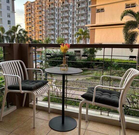 تختخواب و صبحانه The Cuddle Crib Staycation Cozy Quezon City