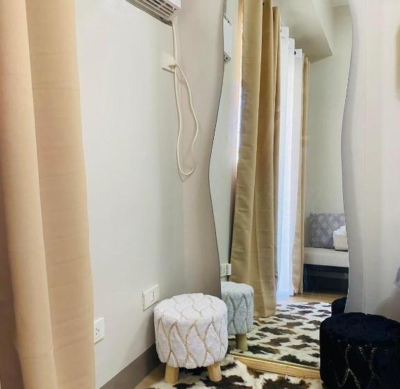 تختخواب و صبحانه The Cuddle Crib Staycation Cozy Quezon City