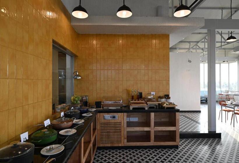 Bedzzz Xclusiv Morjim, Goa By Leisure Hotels