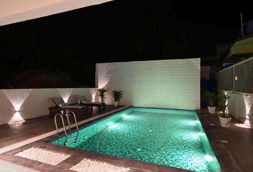 Bedzzz Xclusiv Morjim, Goa By Leisure Hotels