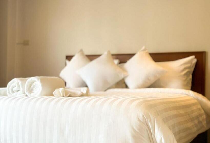 Botanic Boutique Hotel Surin Beach