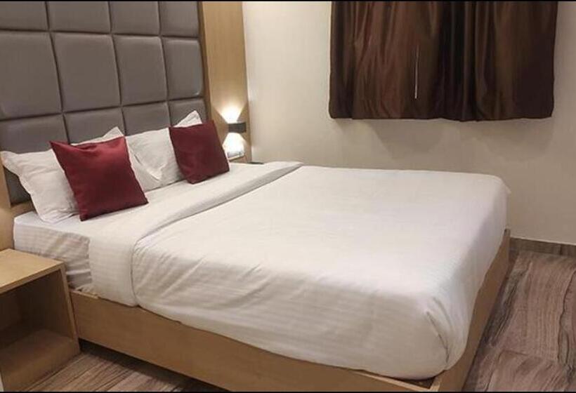 هتل Fabexpress Green House