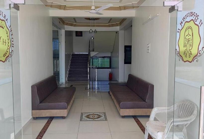 Отель Arjun Palace