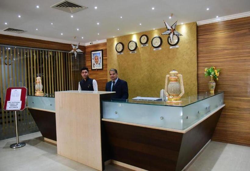 酒店 Bishnu Palace