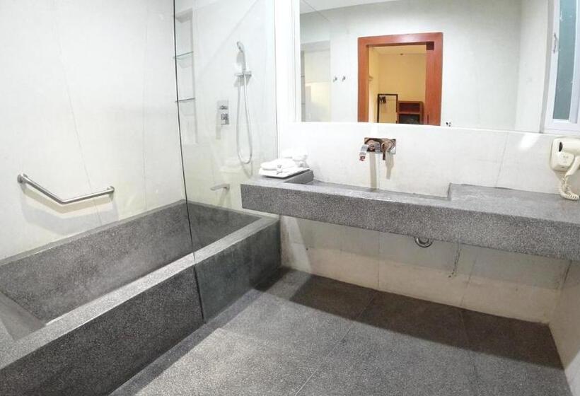 בית מלון כפרי Cheers Social Apartment &