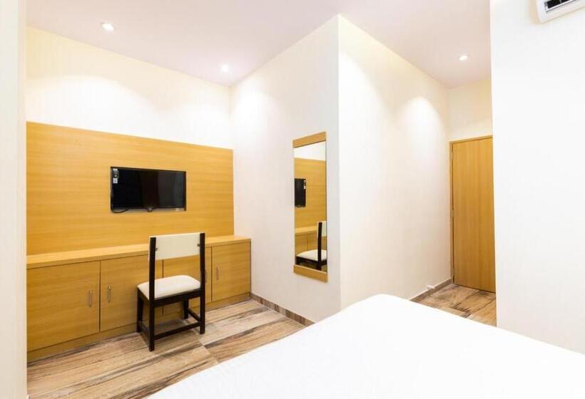 هتل Fabexpress Green House