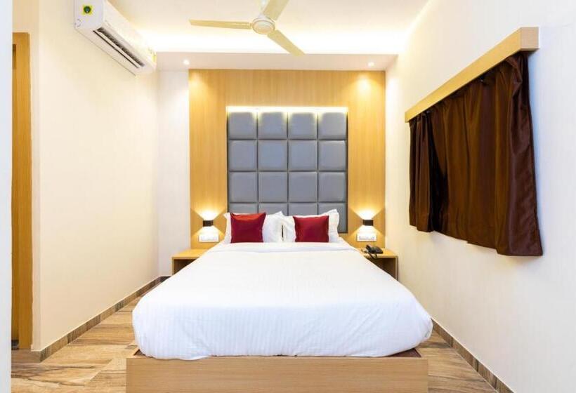 هتل Fabexpress Green House