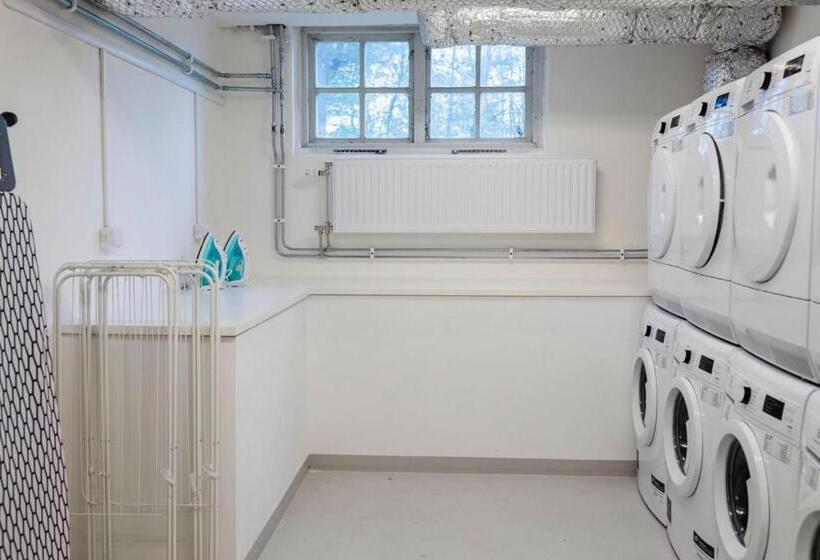 ホテル Forenom Hostel Gothenburg Säve