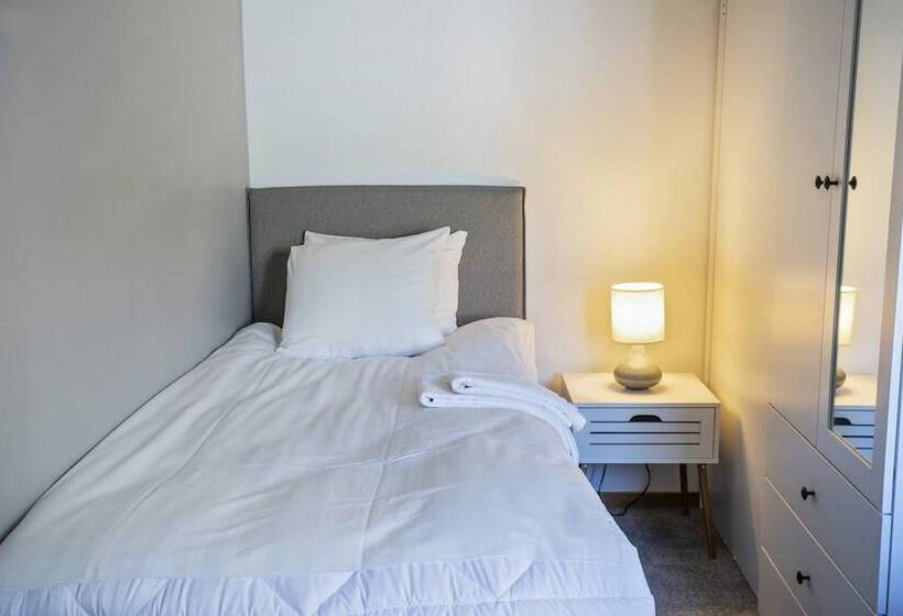 ホテル Forenom Hostel Gothenburg Säve