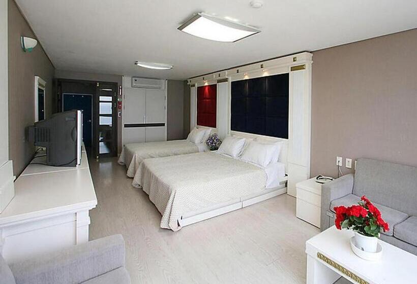 Отель Goodstay Soo