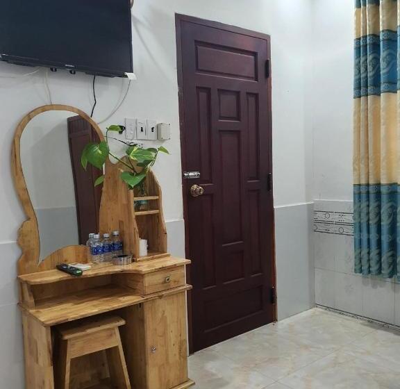 هتل Khách Sạn Trường Thịnh