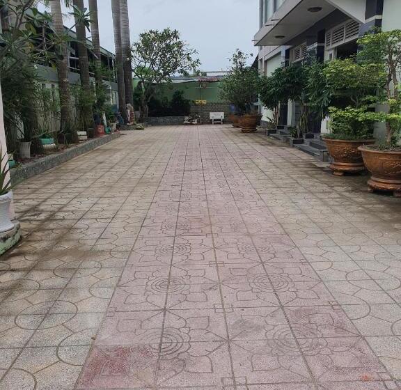 هتل Khách Sạn Trường Thịnh