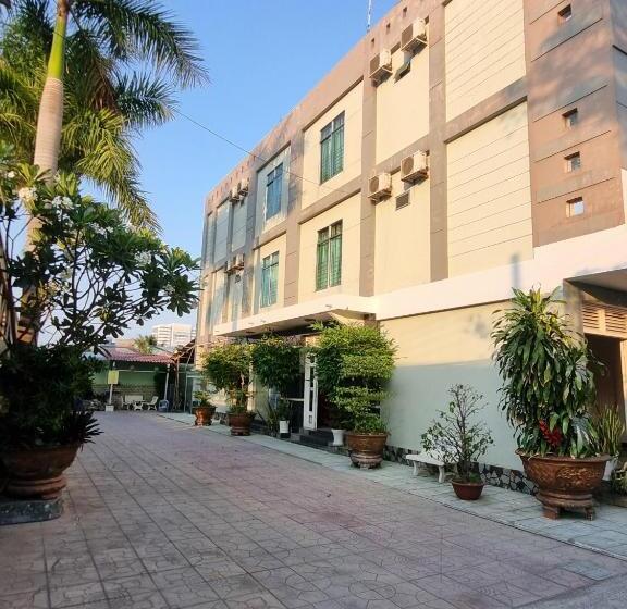 هتل Khách Sạn Trường Thịnh