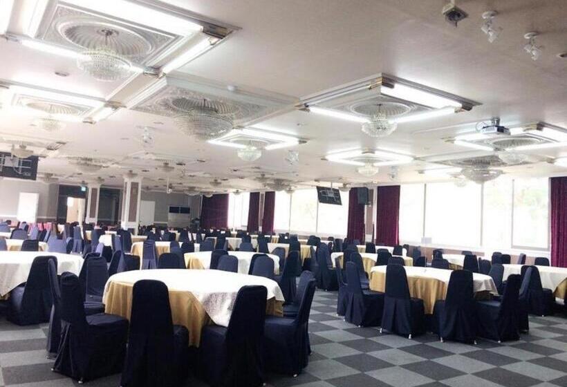 Отель Lake Hills Sokrisan