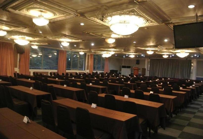 Отель Lake Hills Sokrisan