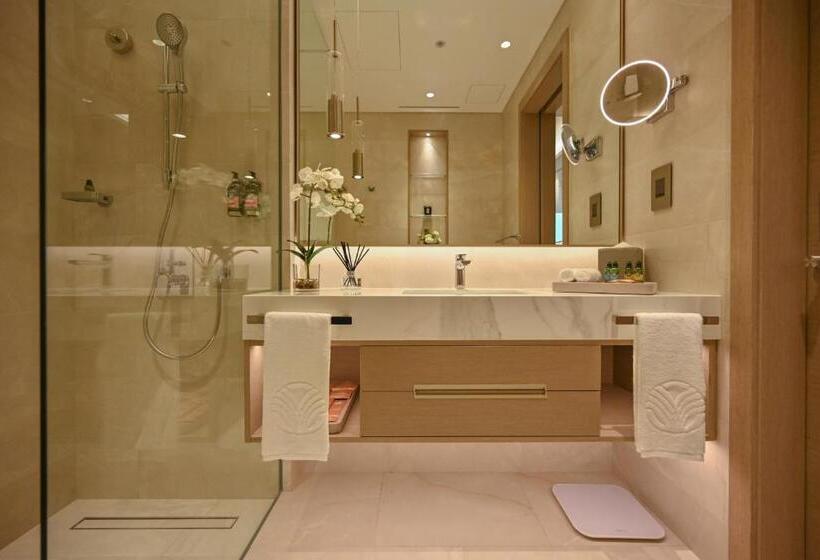 هتل Onyx Arjaan By Rotana