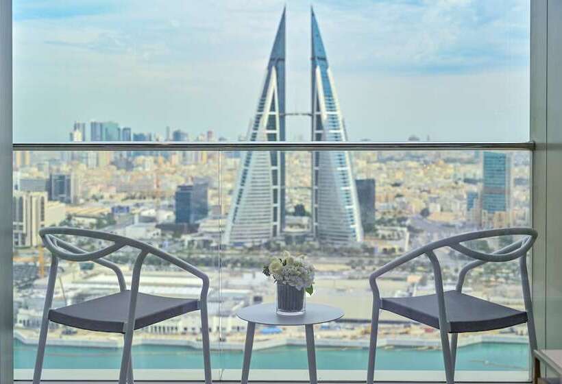 هتل Onyx Arjaan By Rotana