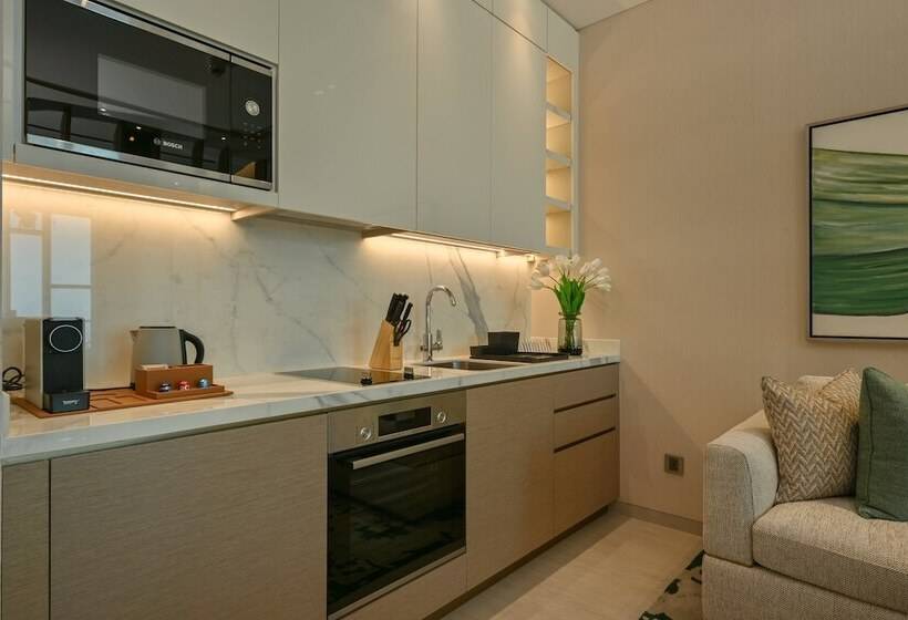 هتل Onyx Arjaan By Rotana