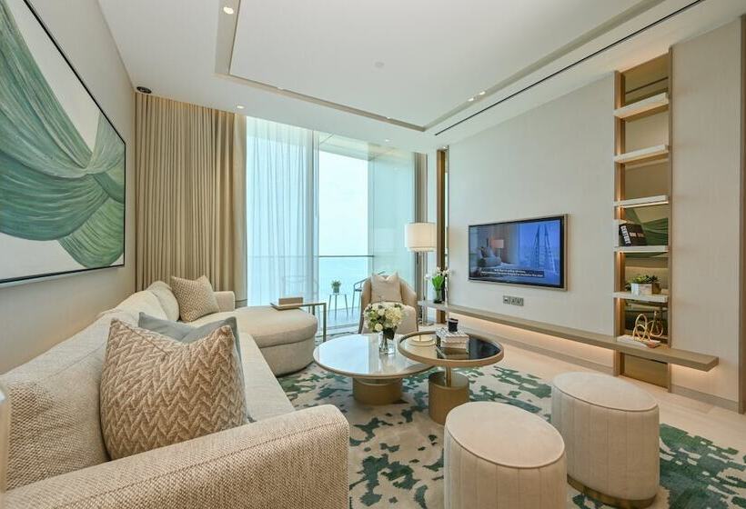 هتل Onyx Arjaan By Rotana