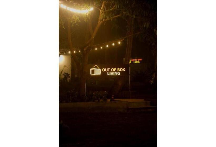 호텔 Out Of Box Living Kashid,murud