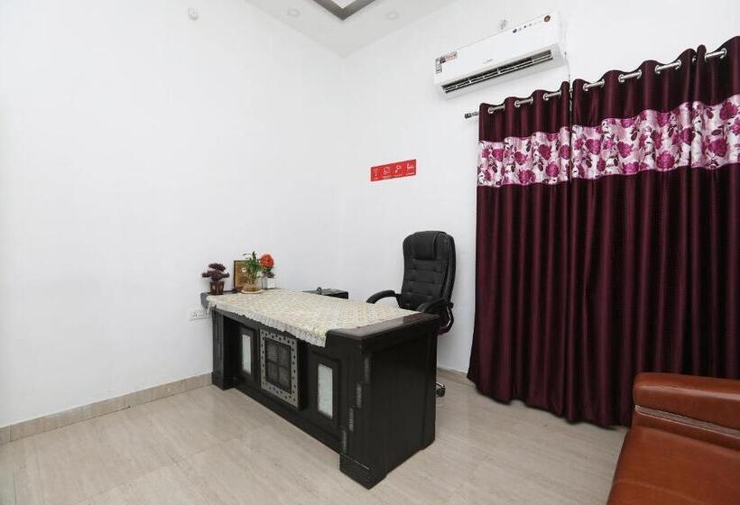 فندق Oyo Diamond Resort