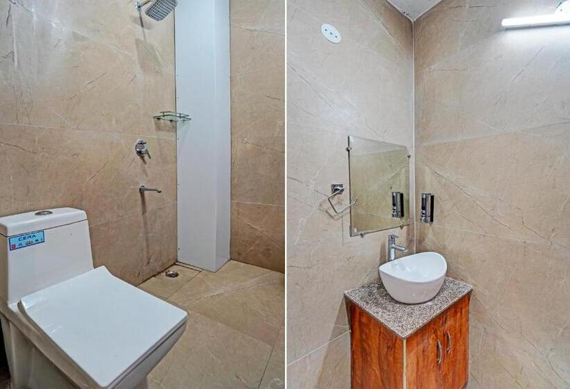 בית מלון כפרי Oyo Fortune Inn