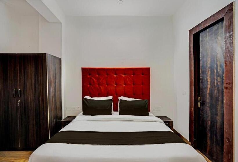 בית מלון כפרי Oyo Fortune Inn