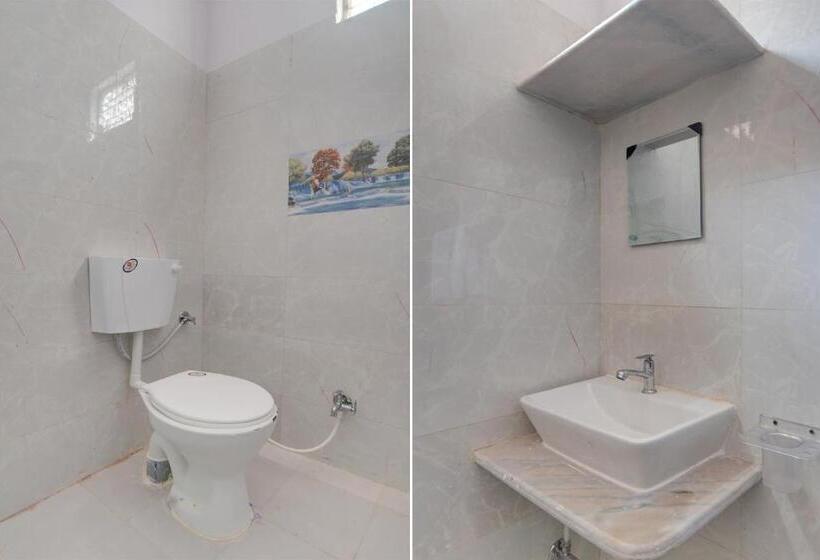 בית מלון כפרי Oyo Krk Villa