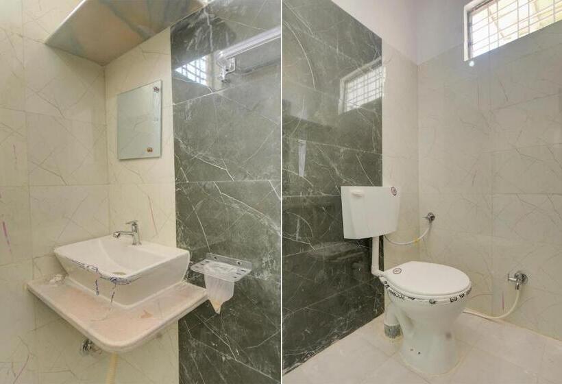 בית מלון כפרי Oyo Krk Villa