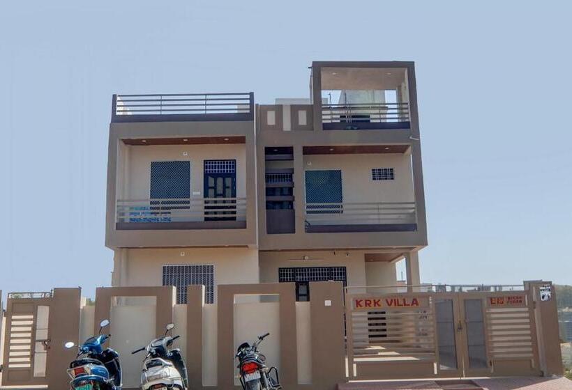 בית מלון כפרי Oyo Krk Villa