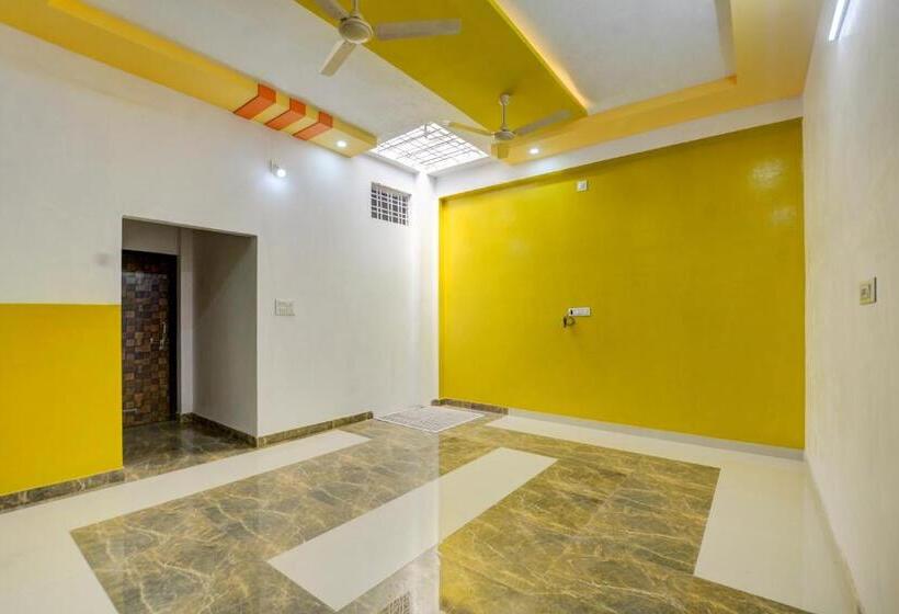 בית מלון כפרי Oyo Krk Villa