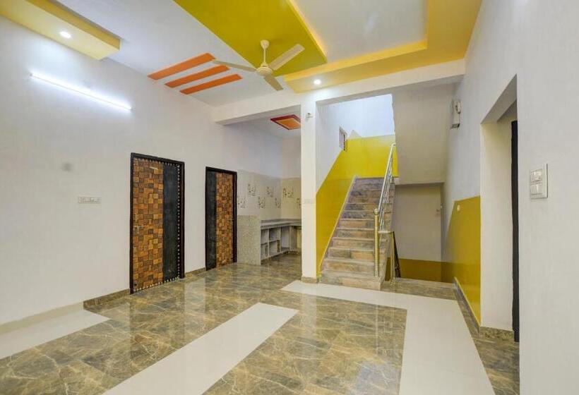 בית מלון כפרי Oyo Krk Villa