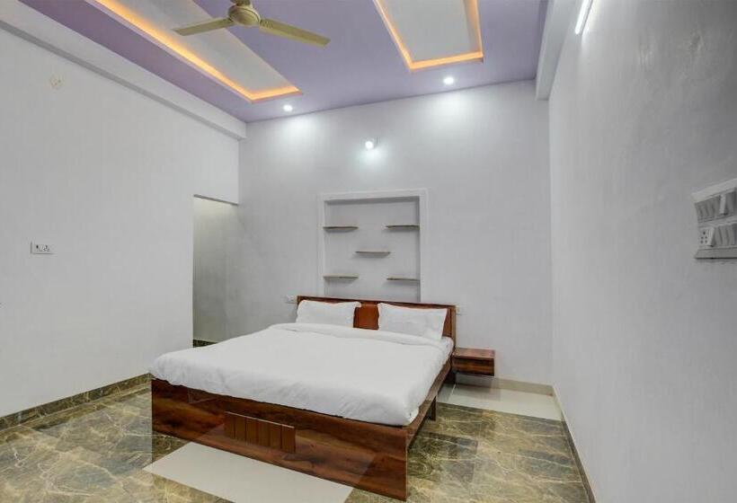 בית מלון כפרי Oyo Krk Villa