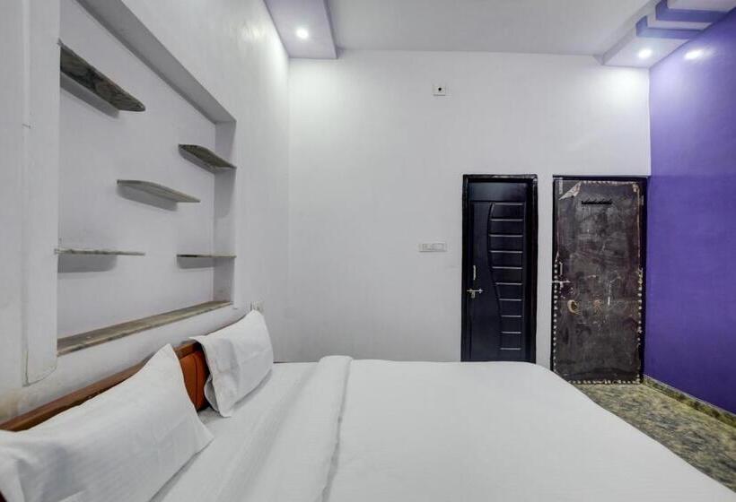 בית מלון כפרי Oyo Krk Villa