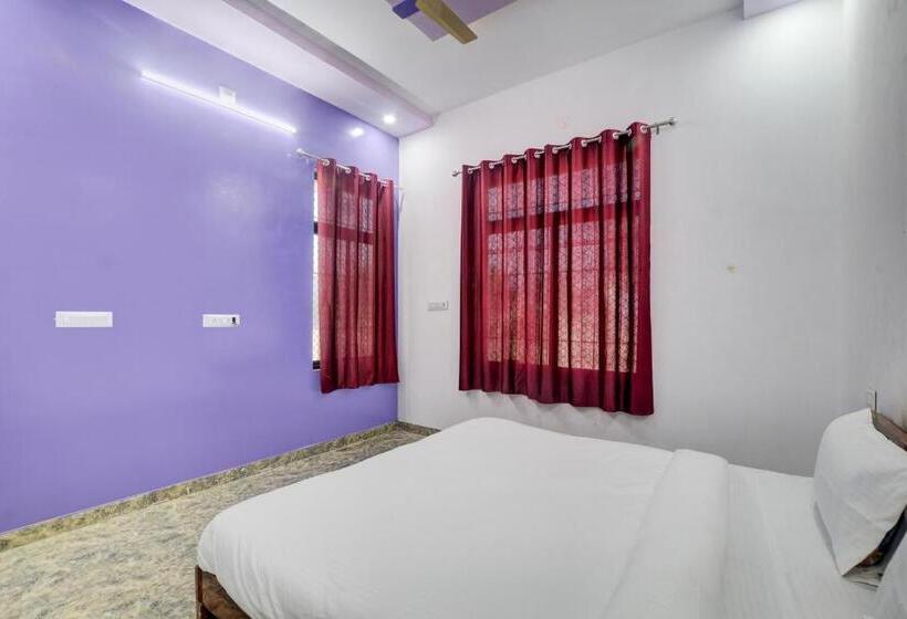 בית מלון כפרי Oyo Krk Villa