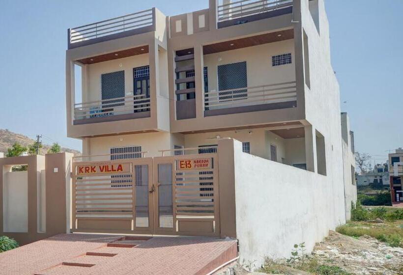 בית מלון כפרי Oyo Krk Villa