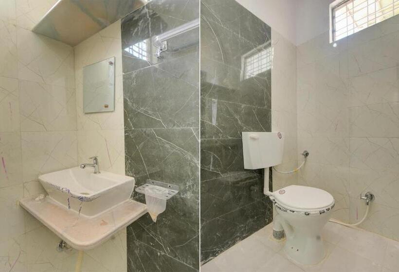 בית מלון כפרי Oyo Krk Villa