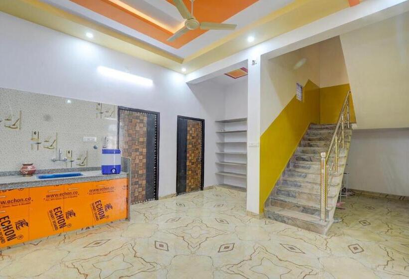 בית מלון כפרי Oyo Krk Villa