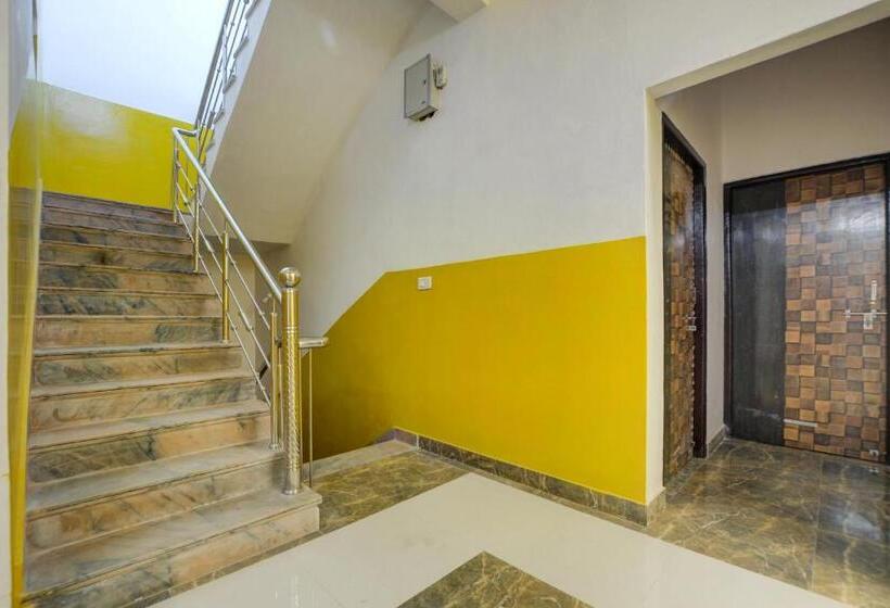 בית מלון כפרי Oyo Krk Villa