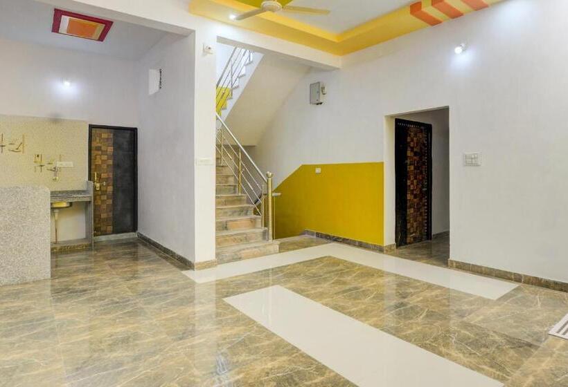 בית מלון כפרי Oyo Krk Villa