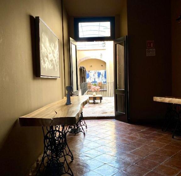 Отель Plaza D Armas