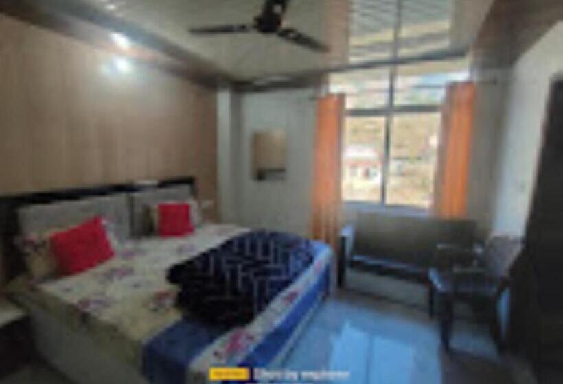 فندق Sudarshan Palace, Pipalkoti