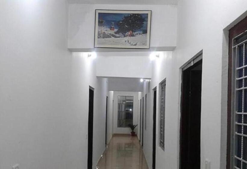 فندق Sudarshan Palace, Pipalkoti