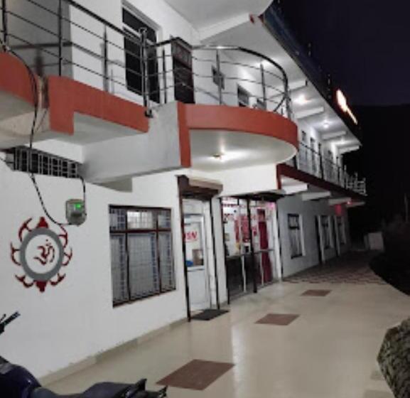 فندق Sudarshan Palace, Pipalkoti