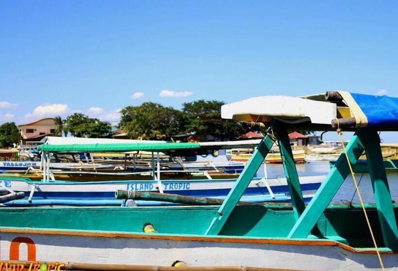 Island Tropic Hotel And Restaurant