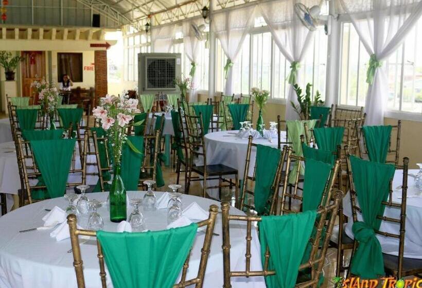Island Tropic Hotel And Restaurant